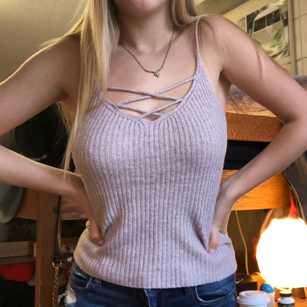 SOLD ON♏️AE Ribbed Sweater Tank Size Medium